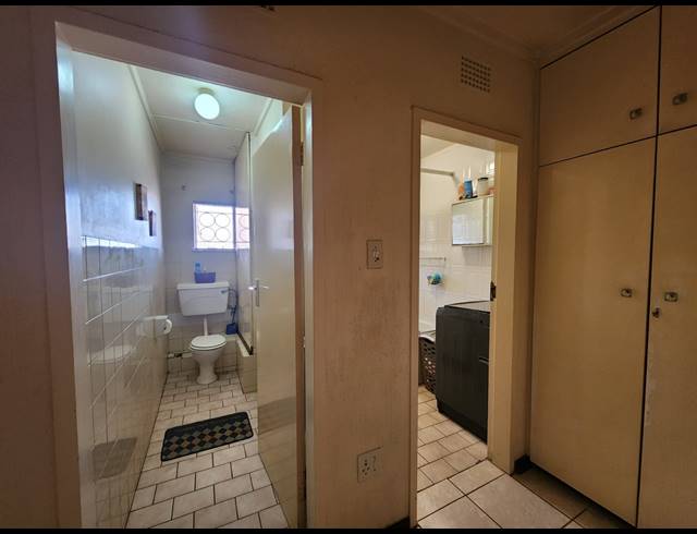 2 BEDROOM FLAT FOR SALE IN THREE RIVERS PROPER